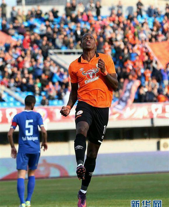 爱游戏体育官方平台中超倒计时，西汉姆冲刺阶段内部沟通，细节引发关注，管理层满意，更衣室氛围转暖的简单介绍