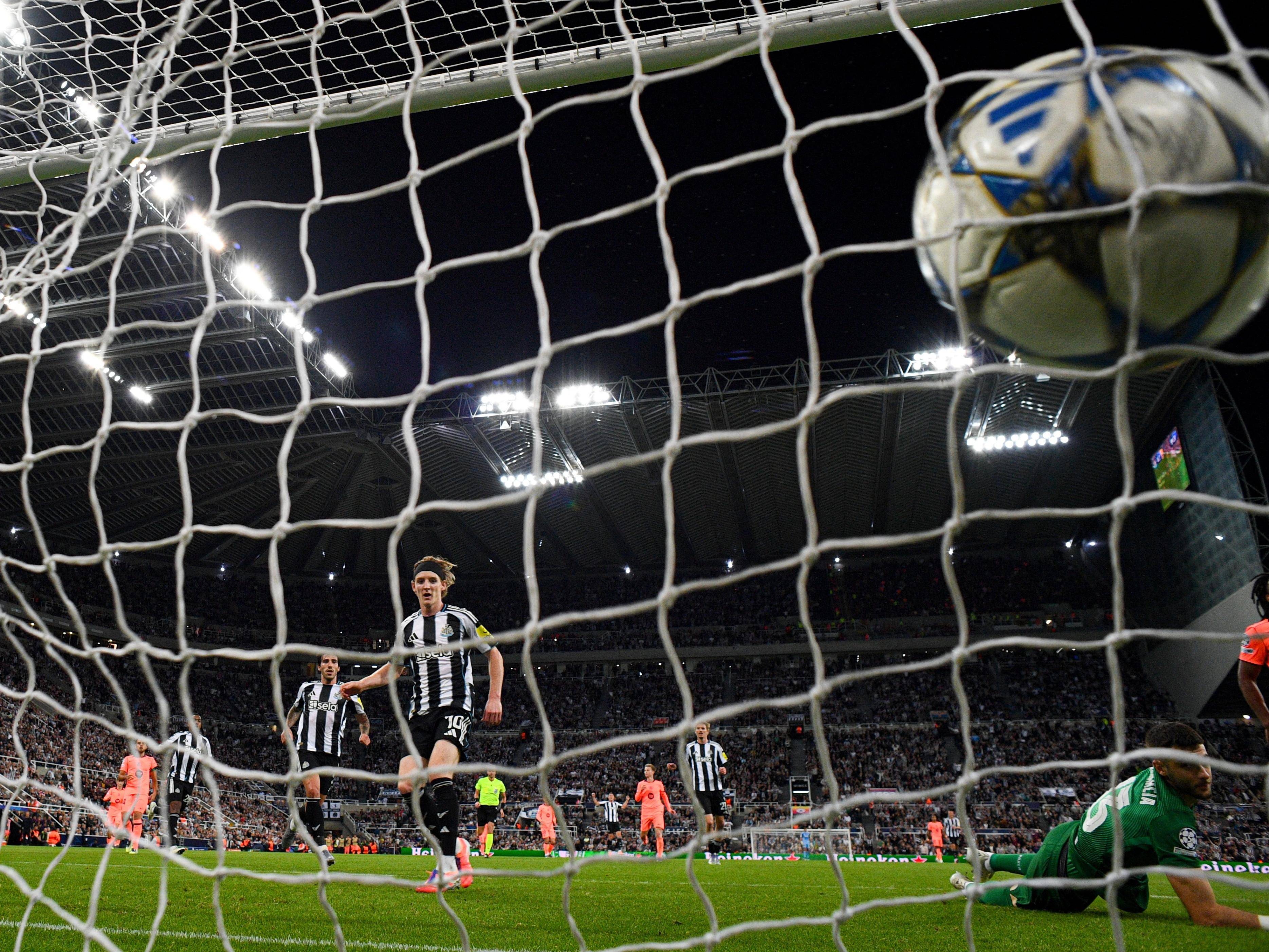 爱游戏注册登录入口关于加时末段德甲焦点战，布莱顿远射贴柱，引发热议，身体对抗强度拉满的信息